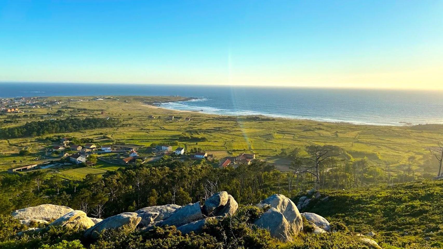 Panorámica de la costa de Ribeira