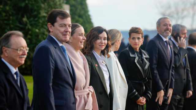 Isabel Díaz Ayuso junto a otros presidentes autonómicos, el viernes en Santander antes deiniciar la Conferencia de Presidentes.