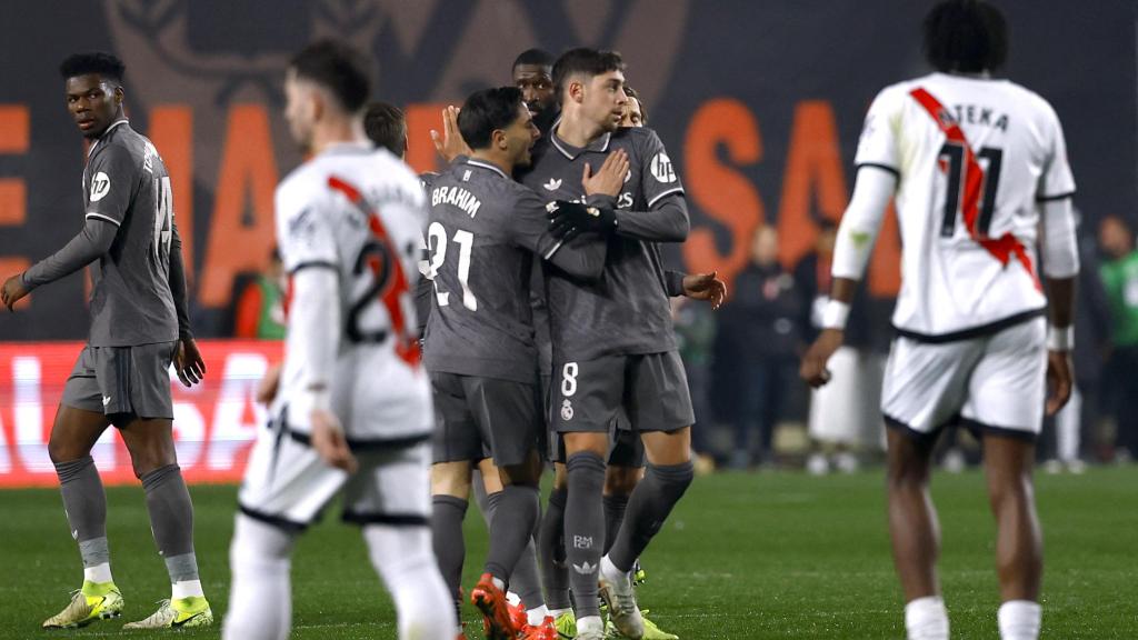 Fede Valverde celebra su gol en el Rayo - Real Madrid