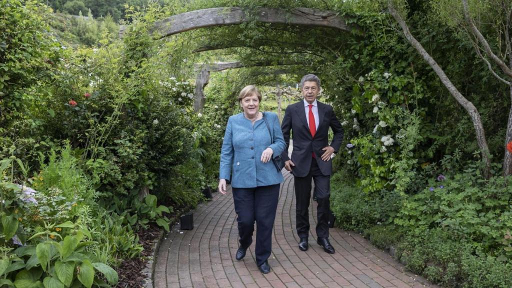 Angela Merkel y su marido Joachim Sauer, durante la cumbre del G7 en Cornualles.