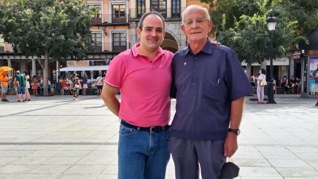 El Padre Luis Pérez, Hijo Predilecto de Toledo (a la derecha de la imagen) junto a Fernando Redondo.