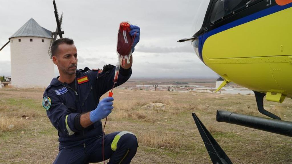 Castilla-La Mancha supera las 100 transfusiones sanguíneas en helicóptero sanitario.