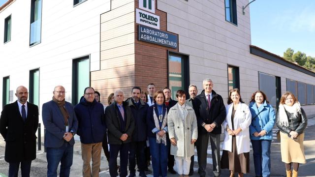 Visita de Isabel Rodríguez al Laboratorio Agroalimentario de Toledo.