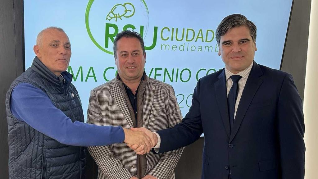 Leoncio Ciudad Real, Carlos Villajos y José Manuel Labrador, de izquierda a derecha.