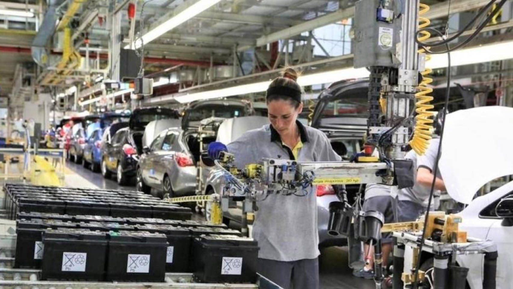 Stellantis y Renault advierten de "decisiones dolorosas" en los próximos tres años si Europa no protege al automóvil