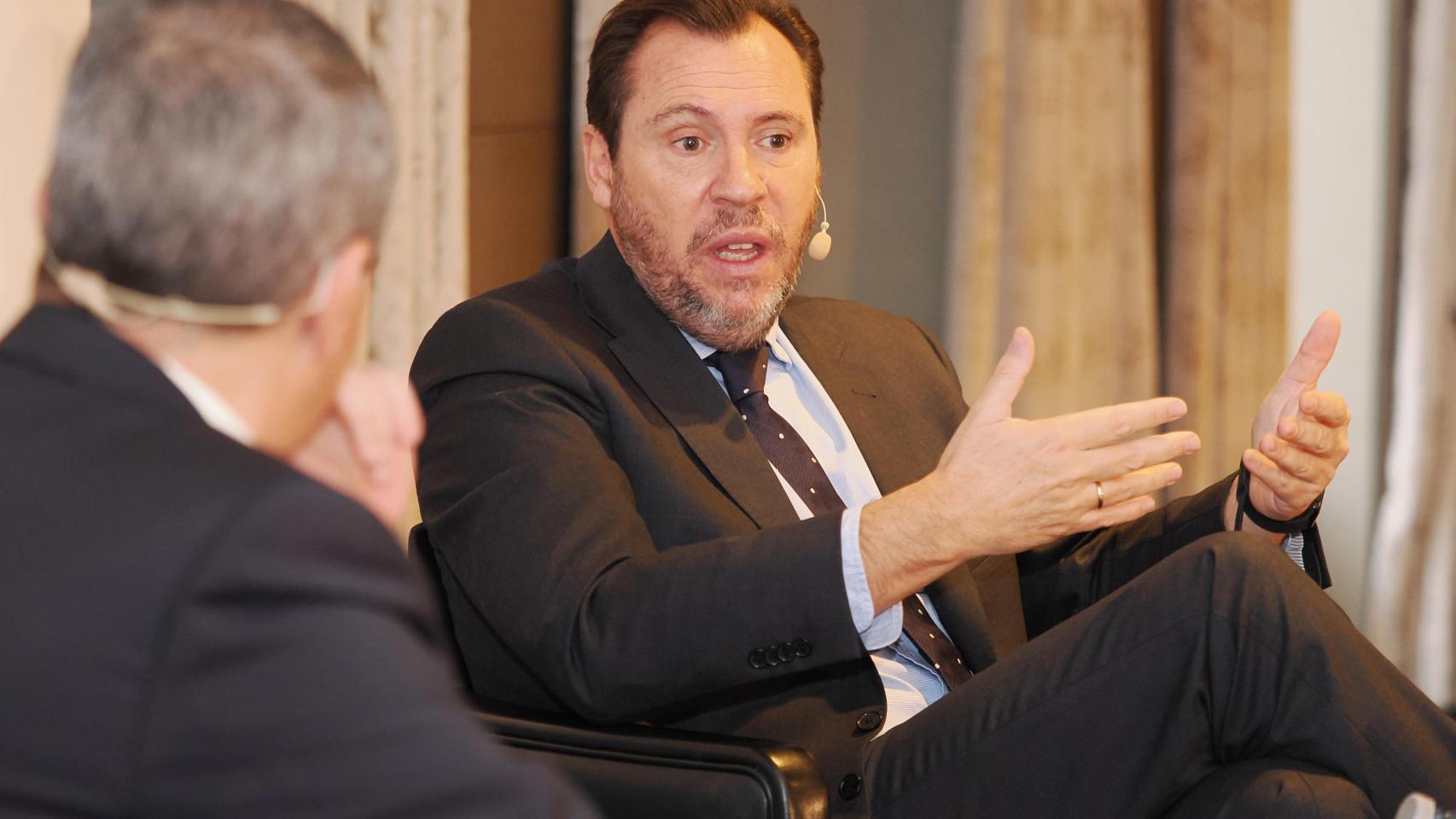 El ministro de Transportes y Movilidad Sostenible, Óscar Puente, participa en un foro este lunes.