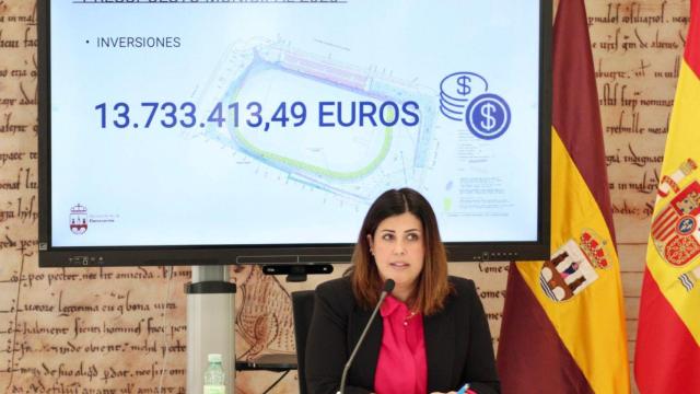 La alcaldesa de Benavente, Beatriz Asensio, durante la rueda de prensa