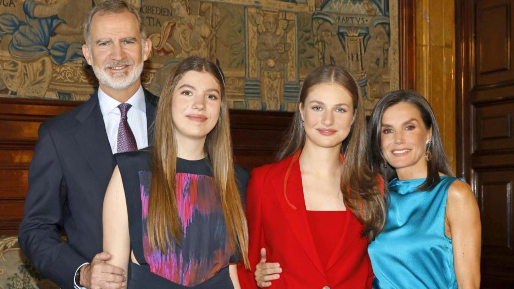 Felicitación de Navidad de los Reyes de España y sus hijas.