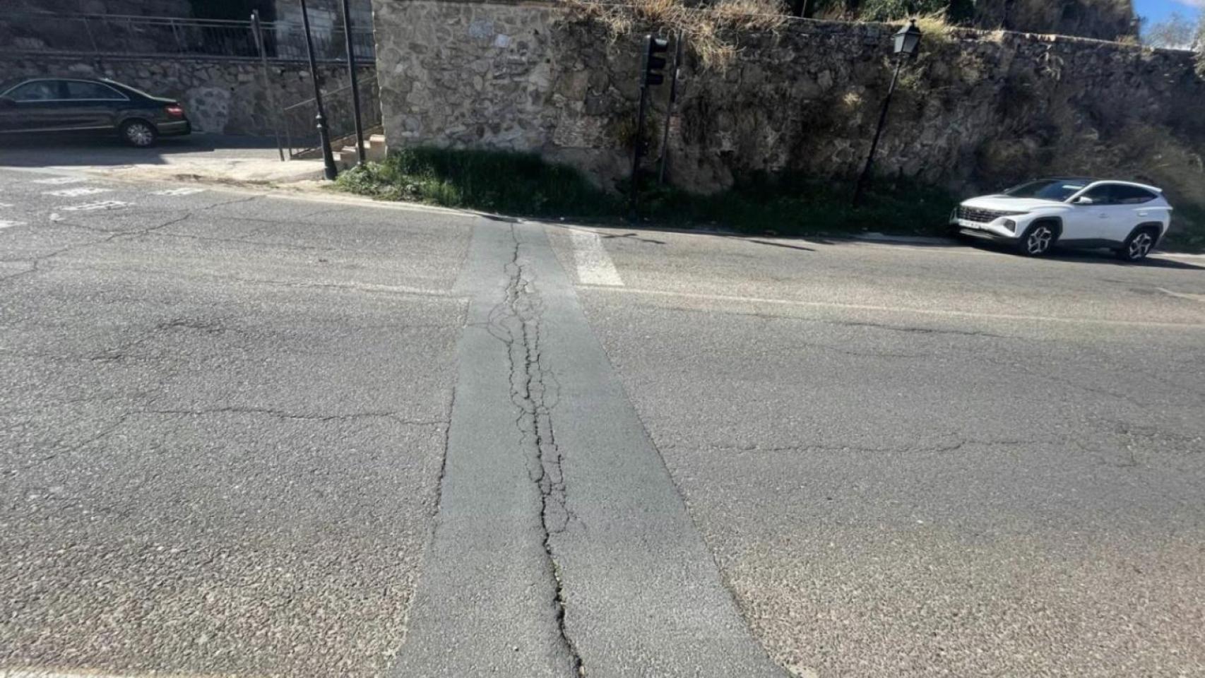 El retranqueo de este muro situado en la intersección de Gerardo Lobo con la avenida de Castilla-La Mancha facilitará que los autobuses urbanos puedan girar a la izquierda para salir del Casco histórico de Toledo.