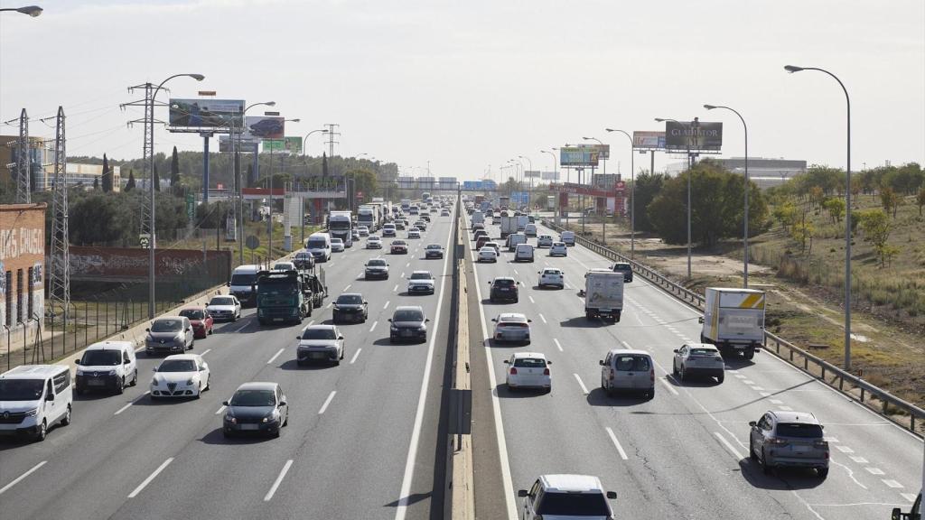 Carretera de Madrid durante una hora punta.