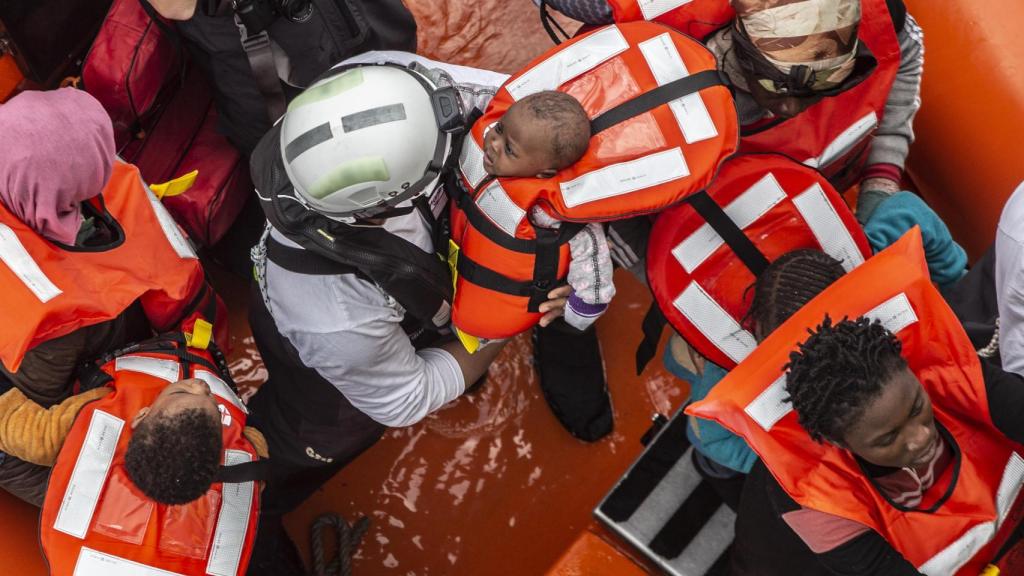 Una de las operaciones de rescate en el Mediterráneo del Geo Barents de Médicos Sin Fronteras.