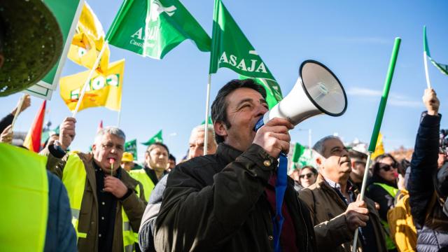 Protesta frente al Ministerio de Agricultura este lunes.