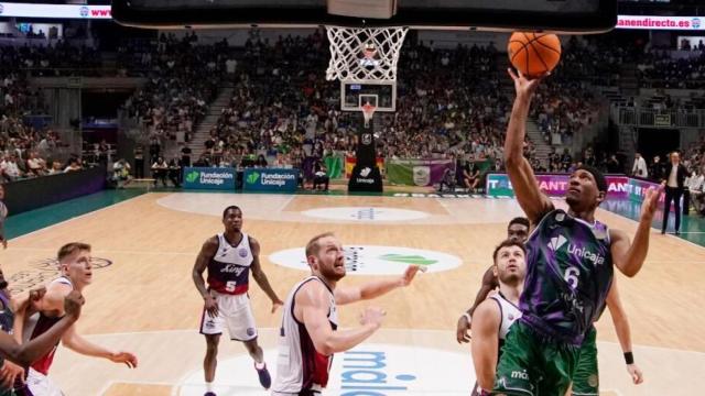 El Unicaja, a cerrar en Polonia una primera fase inmaculada