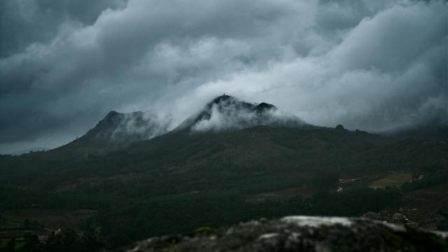 Una tarde nublada y brumosa en el Monte Galiñeiro