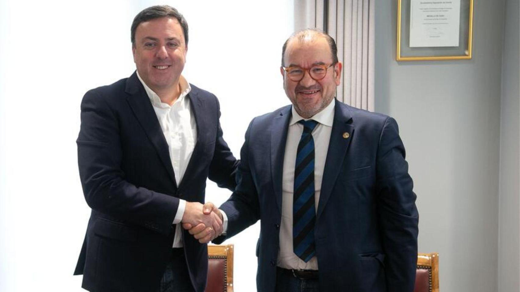 El presidente de la Diputación de A Coruña, Valentín González Formoso, y el rector de la USC, Antonio López.