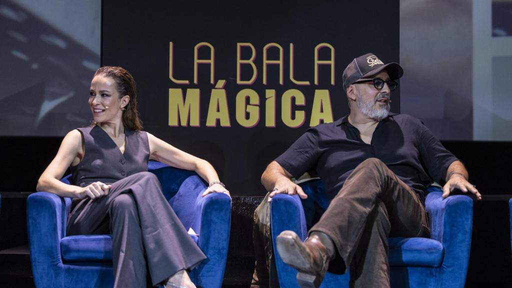 Silvia Abascal y Roberto Álamo, durante la presentación de 'La bala mágica'.