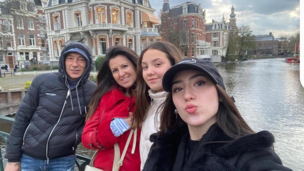 La familia en Ámsterdam.