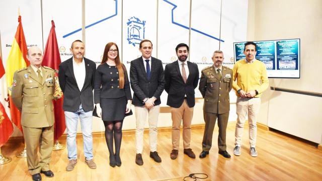 Foto de familia de la presentación del concierto