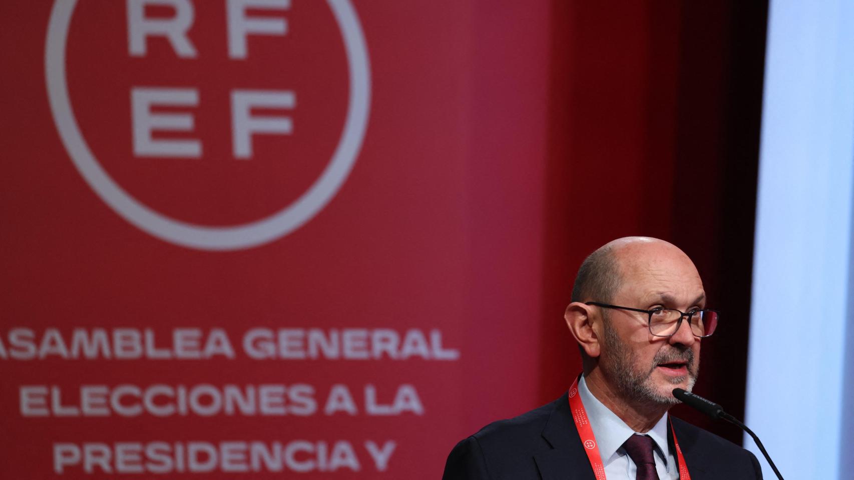 Rafael Louzán, tras ser elegido presidente de la RFEF