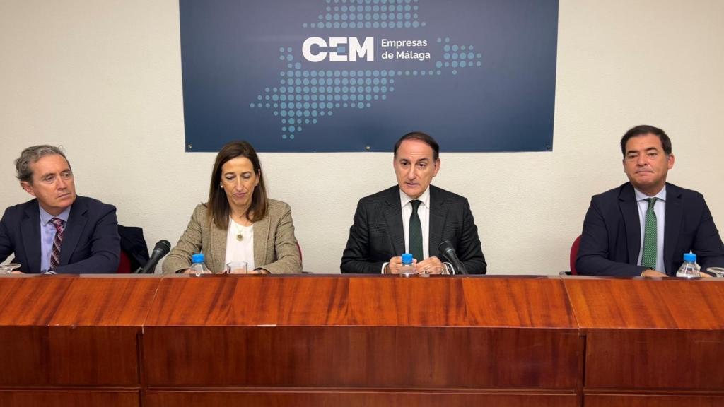 Esteban Bueno, Natalia Sánchez, Javier González de Lara y Juan Manuel Rosillo en el comité ejecutivo de la CEM este martes.