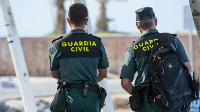 Imagen de archivo de dos agentes de la Guardia Civil.