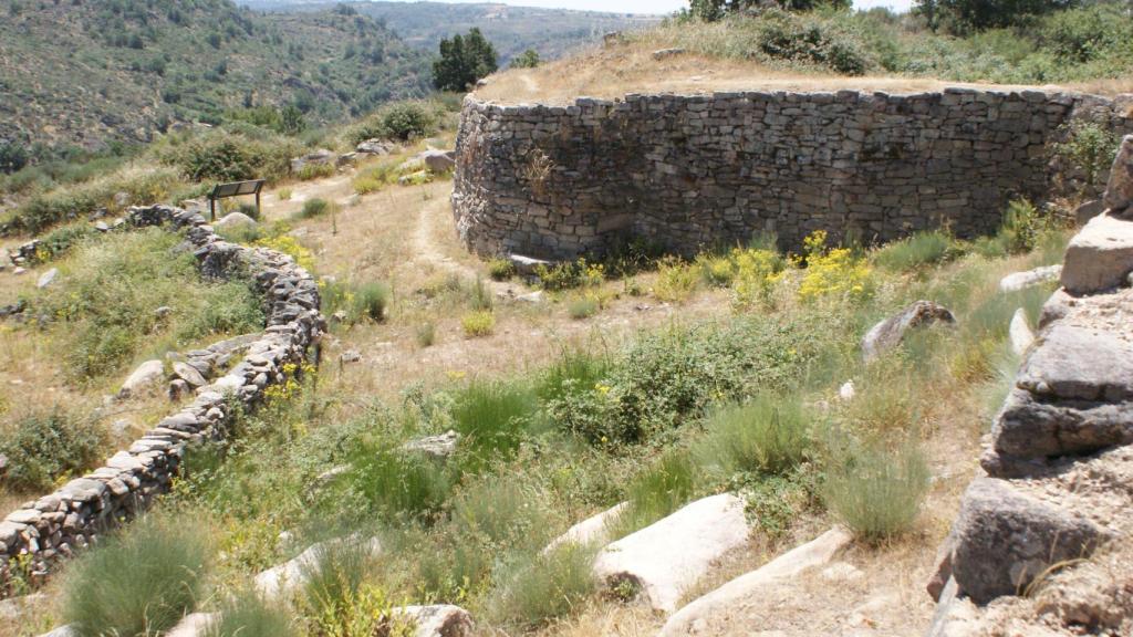 Los accesos al Castro del Castillo de Saldeana