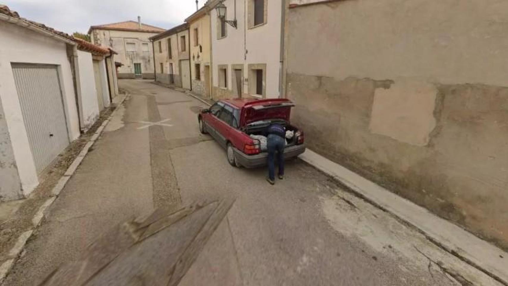 La imagen que ha resuelto un crimen en Soria: Google Maps capta cómo meten un cadáver en el maletero