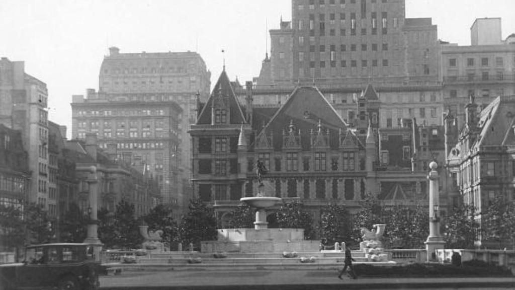 Mansión de Cornelius Vanderbilt II en la Quinta Avenida.