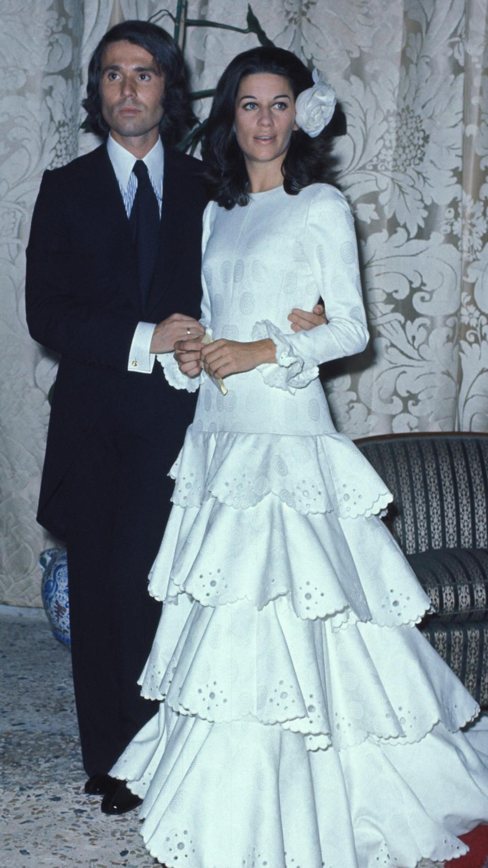 Raphael y Natalia Figueroa, durante el día de su vida en 1972.