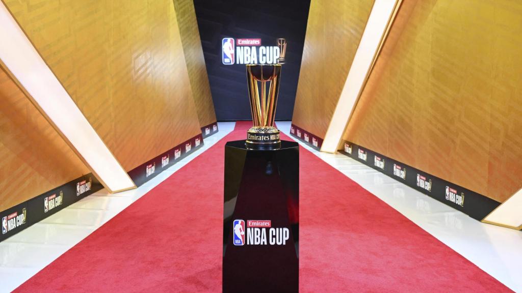 El trofeo de la Copa NBA