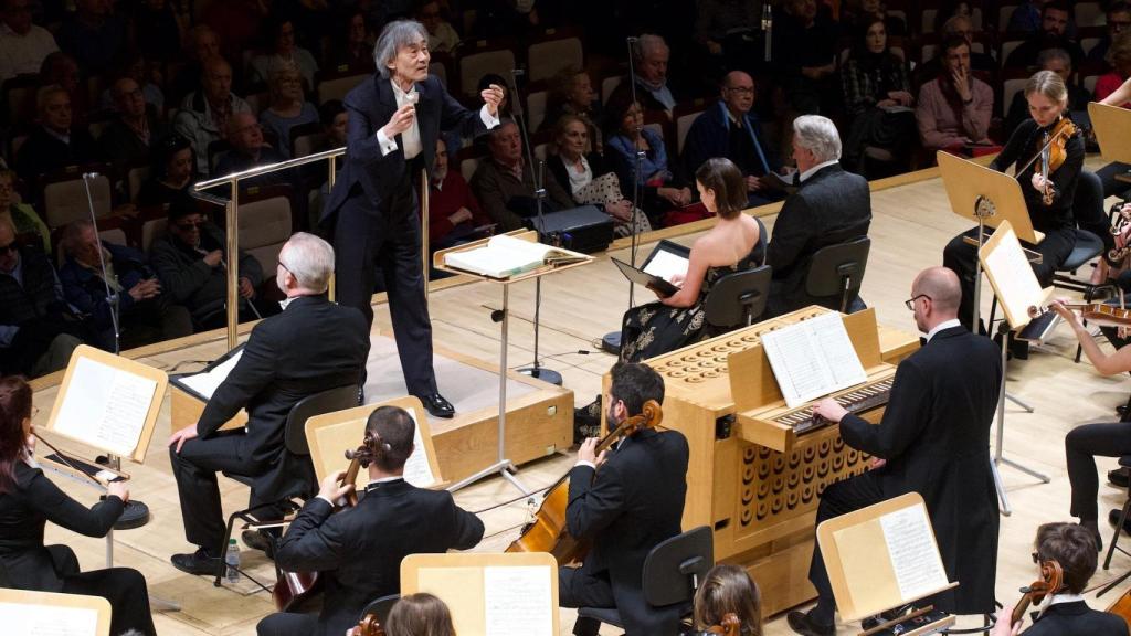 Kent Nagano, al frente de la OCNE en el Auditorio Nacional de Música, el pasado mes de abril. Foto: INAEM