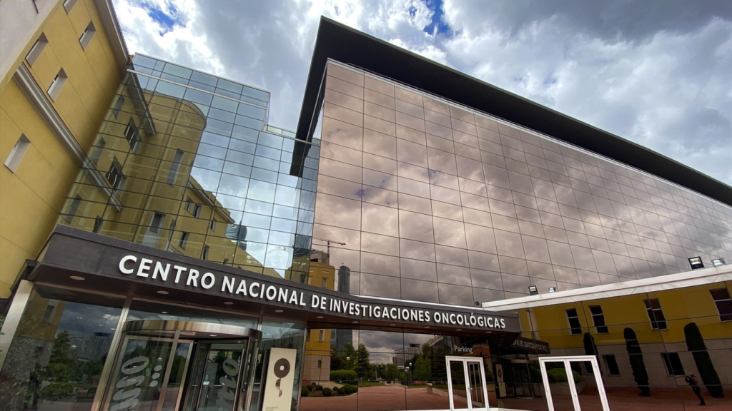 La fachada del Centro Nacional de Investigaciones Oncológicas.