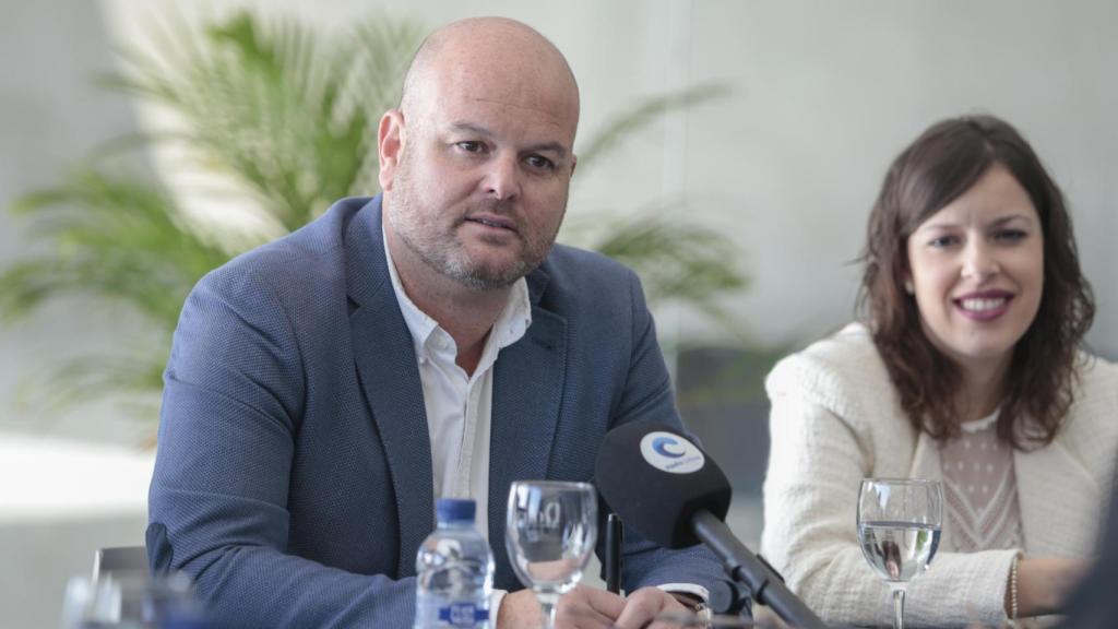 Raúl Llobel, alcalde de Teulada-Moraira, en la rueda de prensa ofrecida ayer.