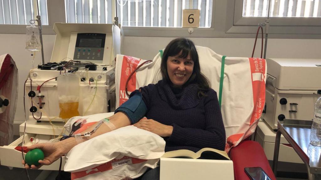 Ivana Cellary donante de aféresis durante su donación el pasado martes en la sede del Banco de Sangre en Aragón