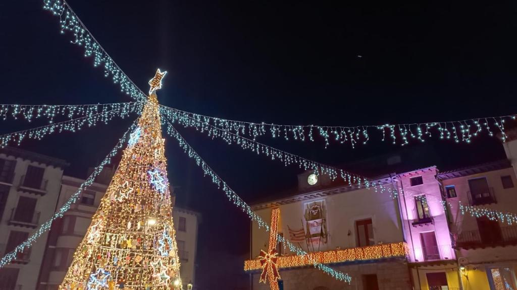 La ciudad perfecta, a una hora de Zaragoza, para una escapada en Navidad: con una feria infantil y un tren por las calles