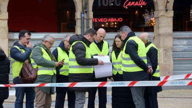 José Antonio Diez visita las obras de remodelación de la Plaza Mayor de León