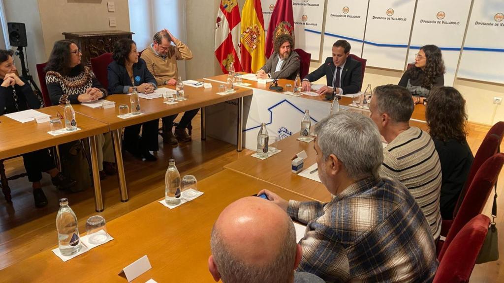 El presidente de la Diputación de Valladolid, Conrado Íscar, firma un convenio con distintas ONGs