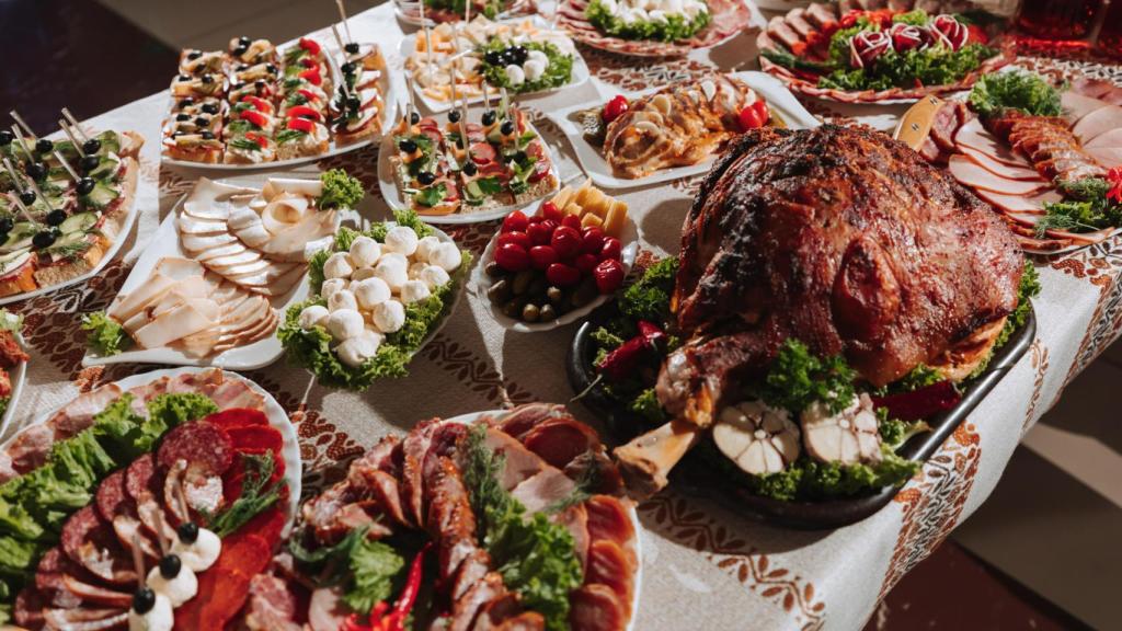 Una mesa de Navidad.