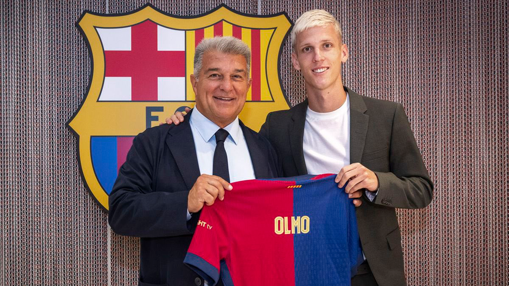 Joan Laporta y Dani Olmo, en la presentación del futbolista con el FC Barcelona