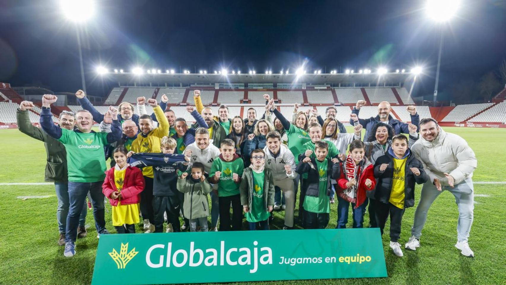 Encuentro de clientes de Globalcaja y jugadores del Albacete Balompié en el Carlos Belmonte.