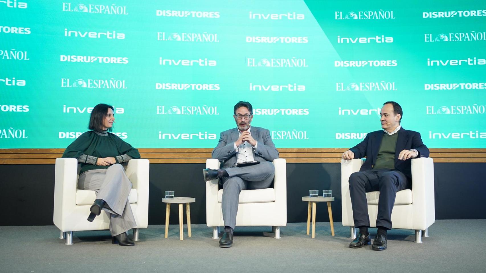 Imagen de la conversación a dos bajo el título 'La formación', en la segunda jornada del III Foro Económico de la Comunitat Valenciana 'Los desafíos de la reconstrucción y el progreso'.