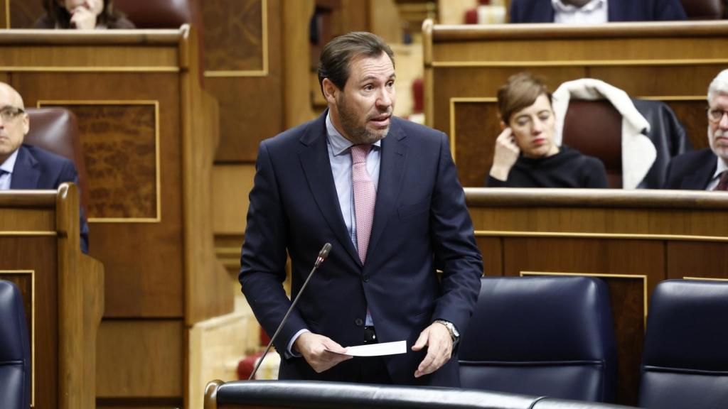 Óscar Puente en una sesión de control al Gobierno en el Congreso de los Diputados.