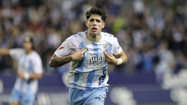 Antoñito Cordero celebra un gol en La Rosaleda.