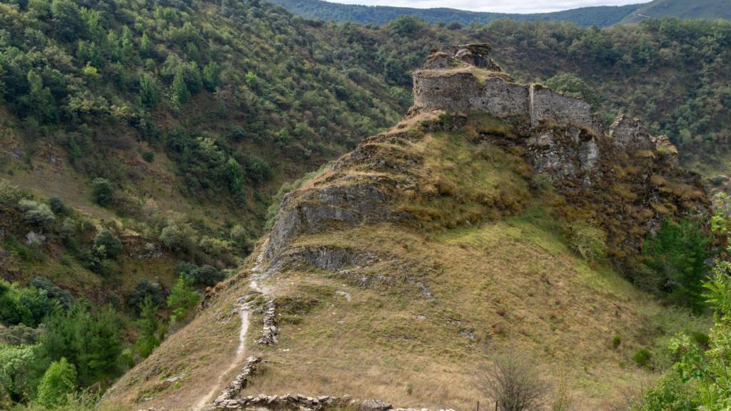 Castillo medieval de O Carbedo, Folgoso do Courel