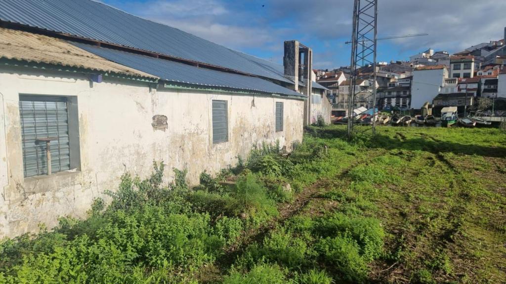 Parte trasera del edificio principal de la Fábrica de la Luz, también con cubierta nueva.