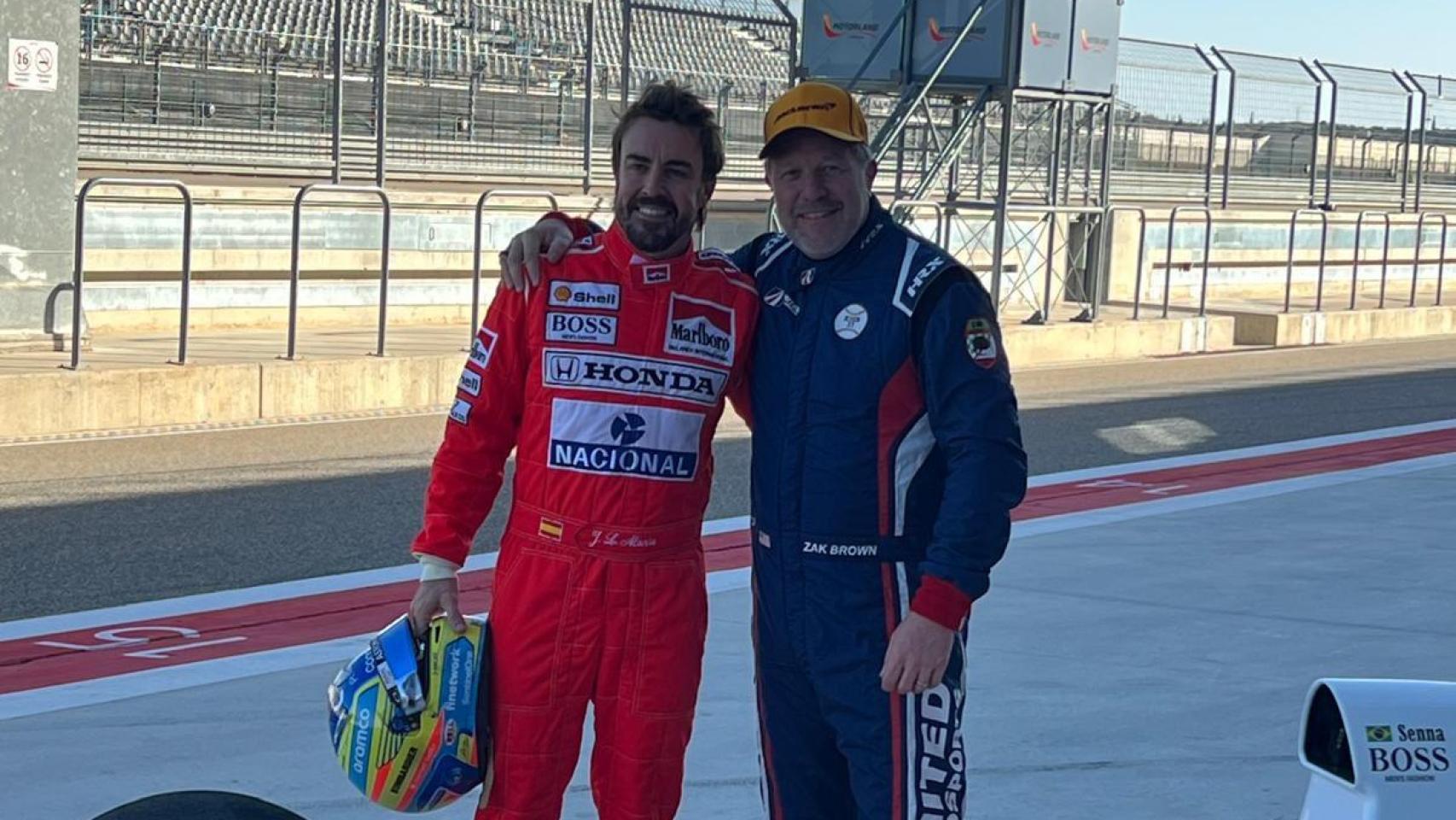 Fernando Alonso y Zak Brown en Aragón.