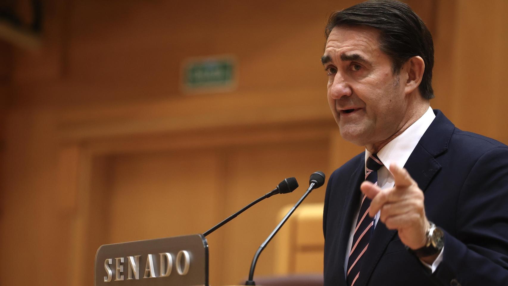 El consejero de Medio Ambiente, Vivienda y Ordenación del Territorio, Juan Carlos Suárez-Quiñones, comparece en el Senado, previo a la Comisión General de las Comunidades Autónomas, junto a otros representantes de gobiernos autonómicos, sobre el régimen jurídico de protección del lobo.