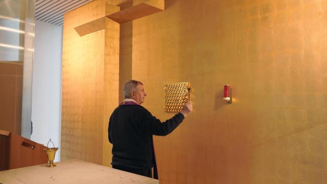 Bendición de la nueva Capilla de la Facultad de Comunicación de la Universidad Pontificia de Salamanca por parte del obispo de Ciudad Rodrigo y de Salamanca, Monseñor José Luis Retana Gozalo