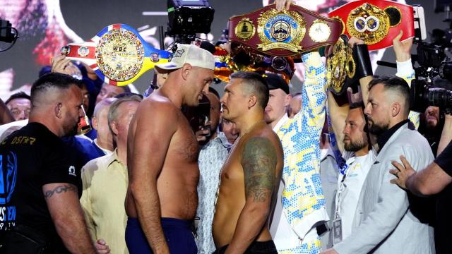 Tyson Fury y Oleksandr Usyk, en el pesaje previo a su primer combate de boxeo