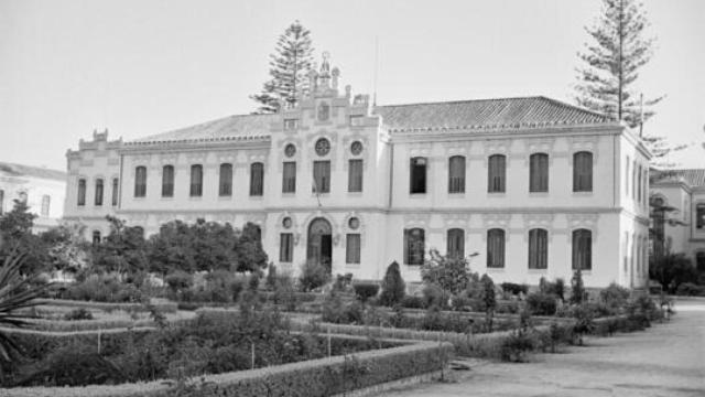 Imagen de 1954 de la antigua Casa de la Misericordia de la Diputación de Málaga.